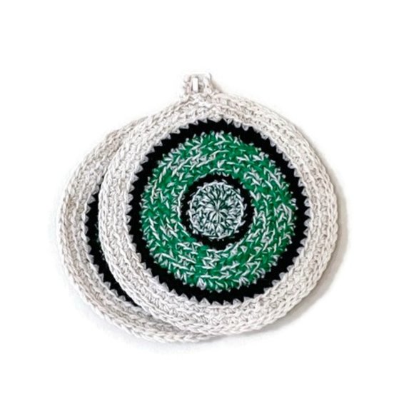 Crochet Pot Holders, Handmade Kitchen Decor, Trivet, Crochet Gifts for Mom - Picture 3 of 8